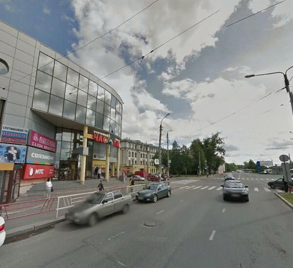 Отделение Уральского Банка Реконструкции и Развития по адресу набережная Северной Двины 27